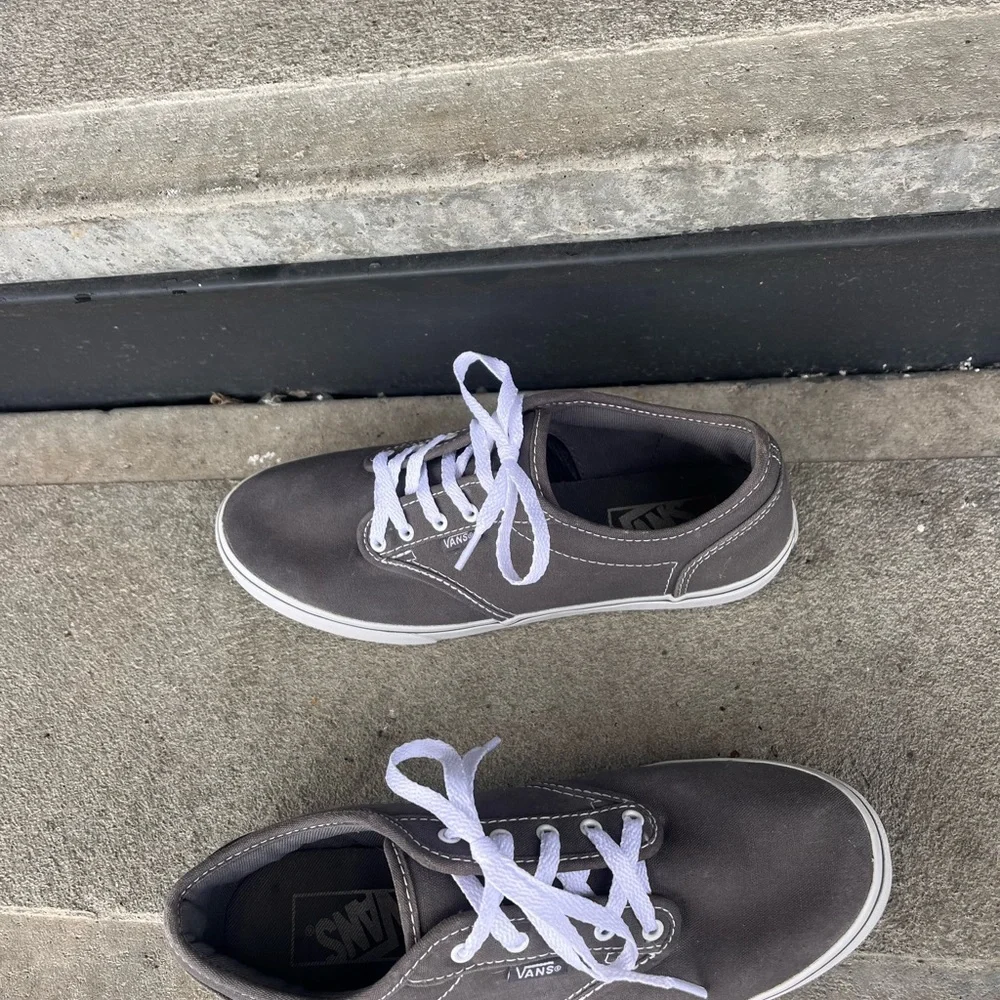 VANS Off the Wall classic gray canvas lace up shoes